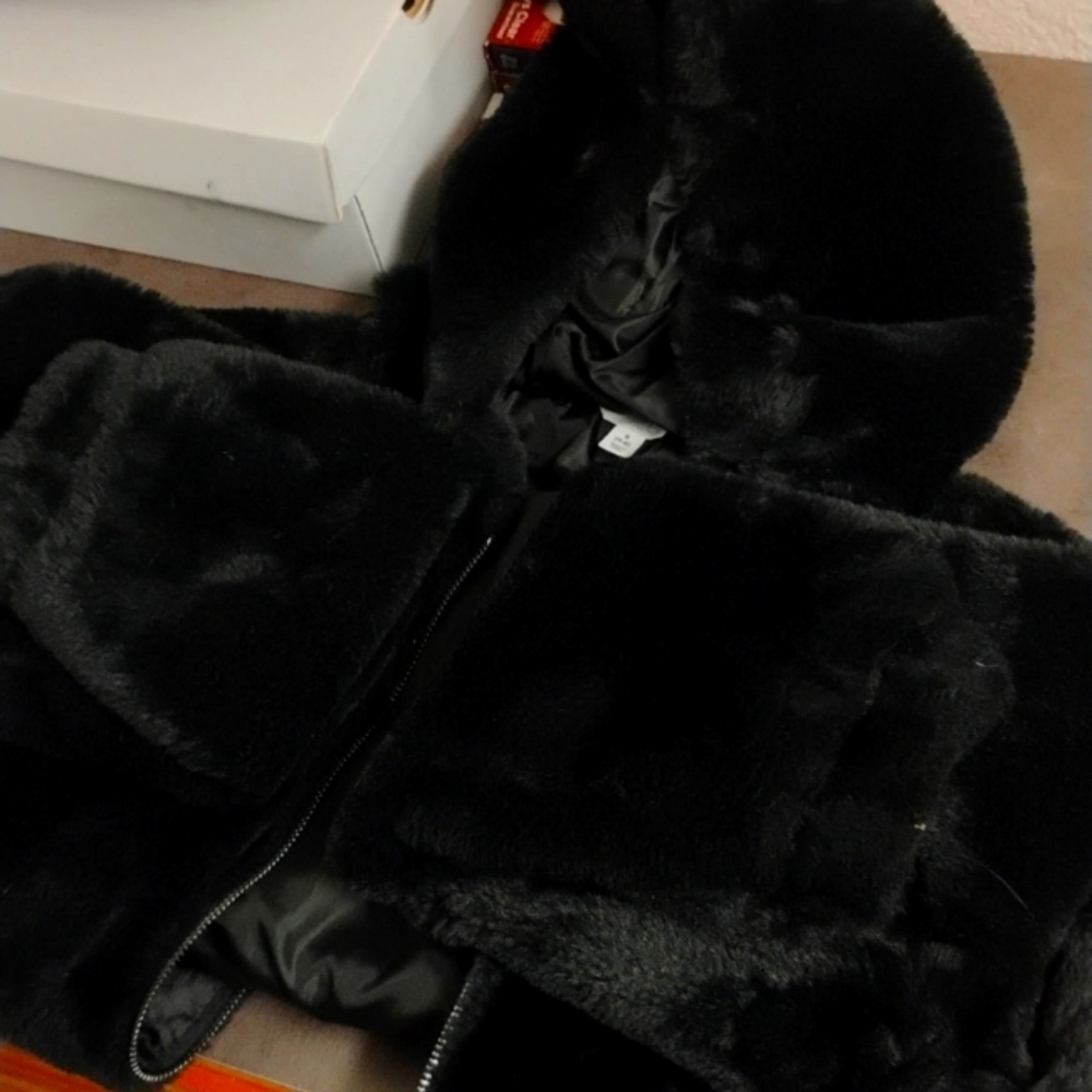 Time and Tru Women's Faux Fur Zip Up Hoodie